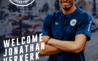 Jonathan Verkerk tekent in Rotterdam